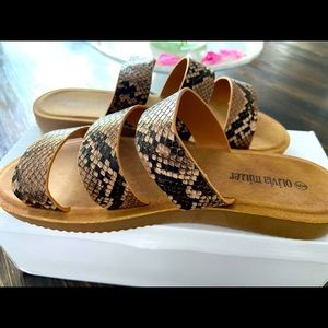NEVER WORN OLIVIA MILLER BROWN SNAKE SANDALS